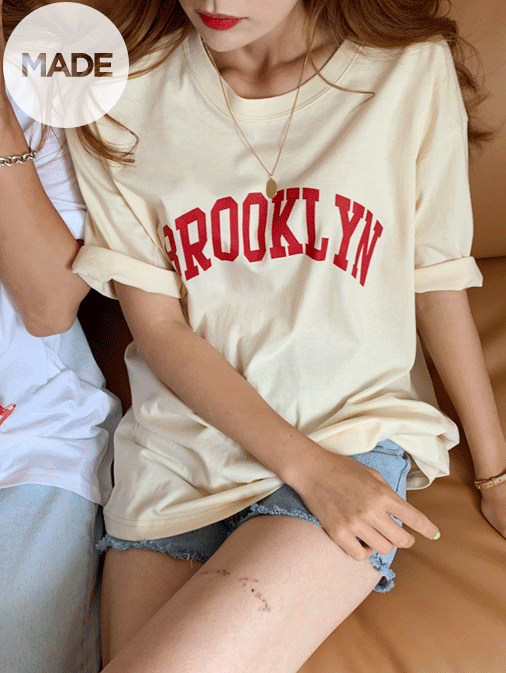 브루클린 레터링 오버핏 티셔츠